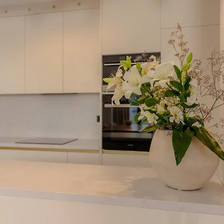 Villa Isabel - Luxury Apartments With Heated Pool & Sea View * Opatija