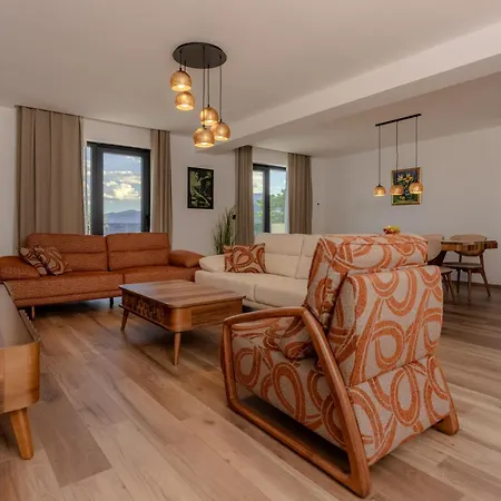 Villa Isabel - Luxury Apartments With Heated Pool & Sea View * Opatija