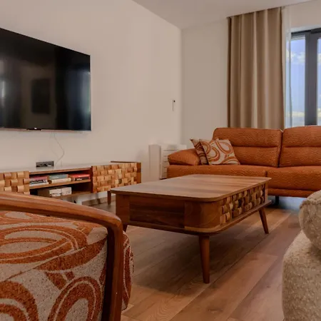 Apartment Villa Isabel - Luxury Apartments With Heated Pool & Sea View Opatija