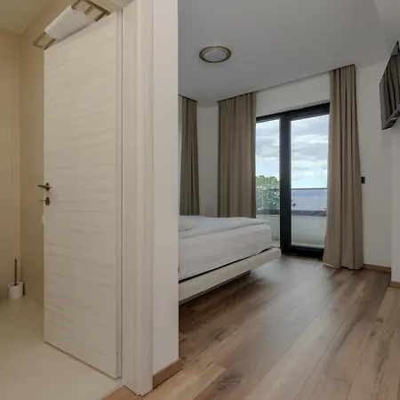 Villa Isabel - Luxury Apartments With Heated Pool & Sea View Apartment *
