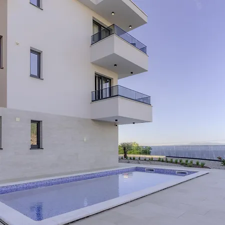Apartment Villa Isabel - Luxury Apartments With Heated Pool & Sea View *