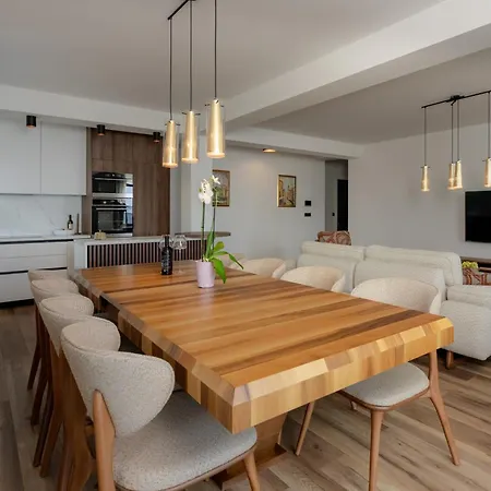 Villa Isabel - Luxury Apartments With Heated Pool & Sea View Opatija