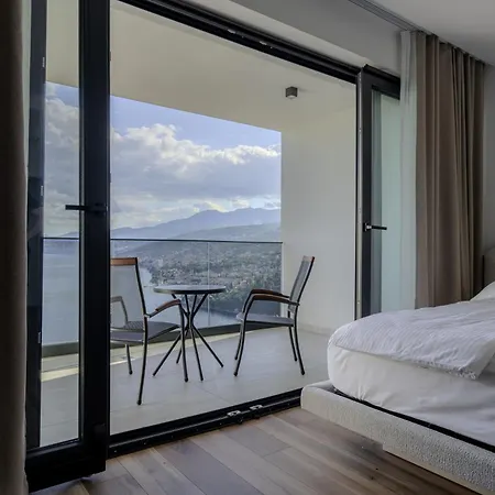 Villa Isabel - Luxury Apartments With Heated Pool & Sea View Opatija