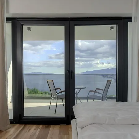 Villa Isabel - Luxury Apartments With Heated Pool & Sea View Opatija