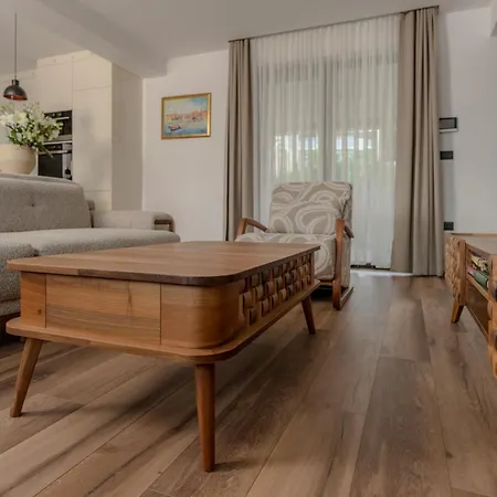 Villa Isabel - Luxury Apartments With Heated Pool & Sea View Apartment