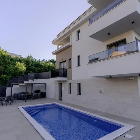 Apartment Villa Isabel - Luxury Apartments With Heated Pool & Sea View *