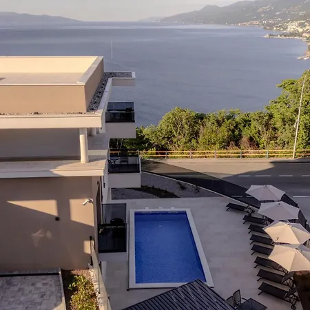 Apartment Villa Isabel - Luxury Apartments With Heated Pool & Sea View