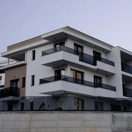 Villa Isabel - Luxury Apartments With Heated Pool & Sea View * Opatija
