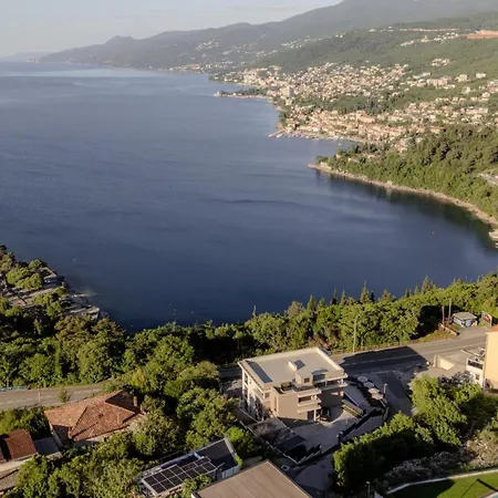 Apartment Villa Isabel - Luxury Apartments With Heated Pool & Sea View