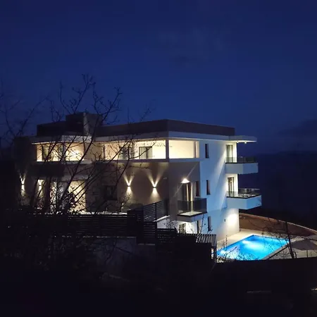 Villa Isabel - Luxury Apartments With Heated Pool & Sea View * Opatija